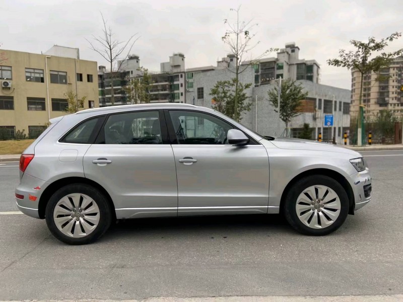 广州12年奥迪Q56