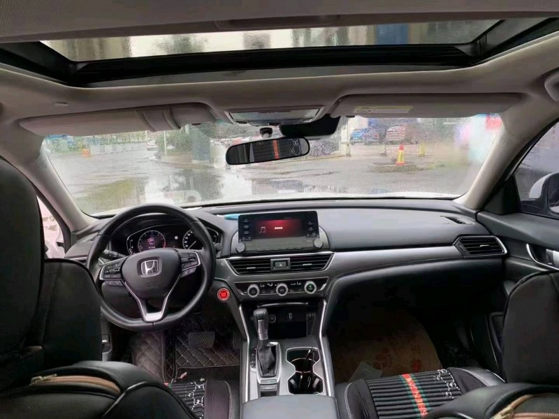 贵阳21年本田雅阁6