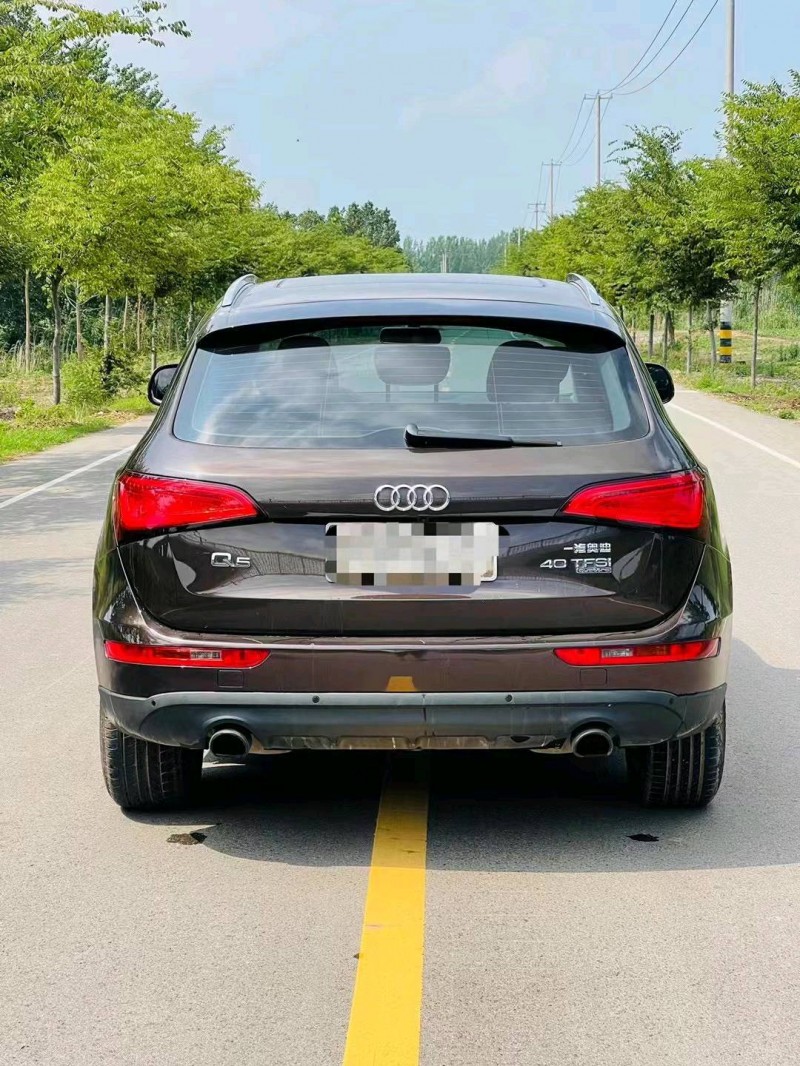 中山15年奥迪Q58