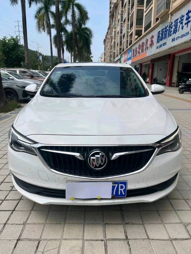 邢台17年别克英朗1