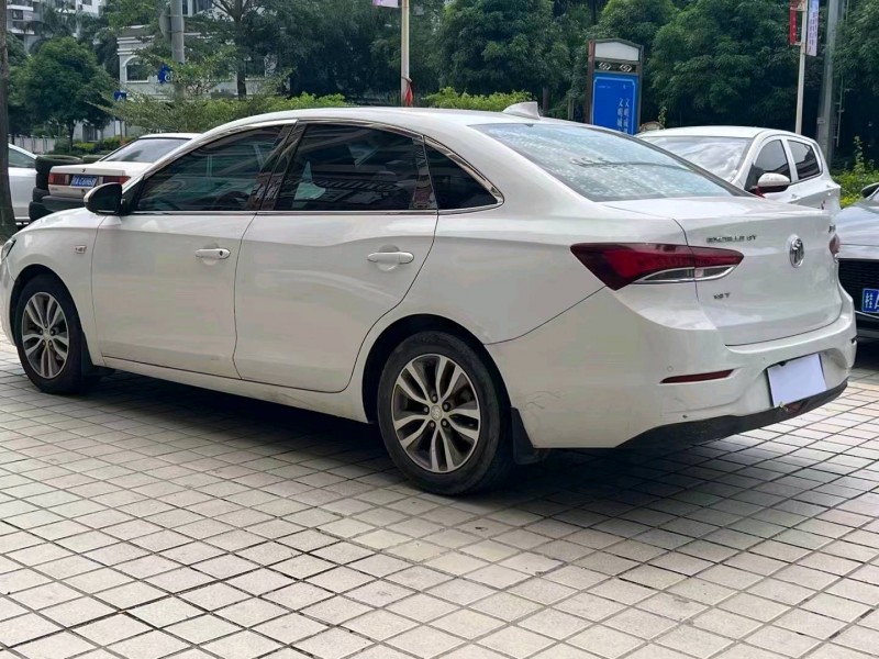 邢台17年别克英朗6