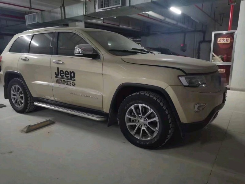 湖州17年Jeep大切诺基2