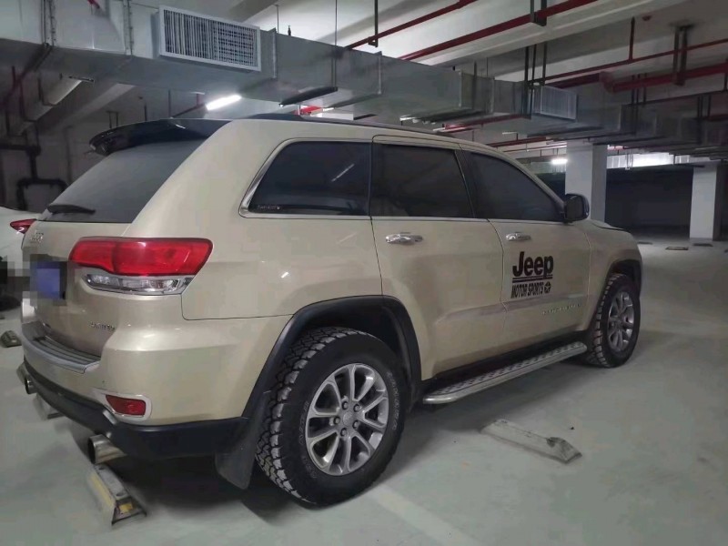 湖州17年Jeep大切诺基3