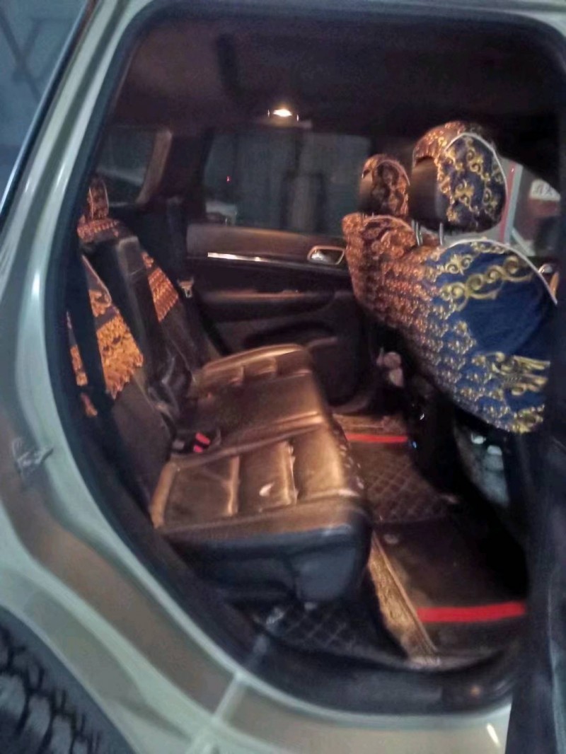 湖州17年Jeep大切诺基4