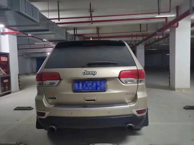 湖州17年Jeep大切诺基6