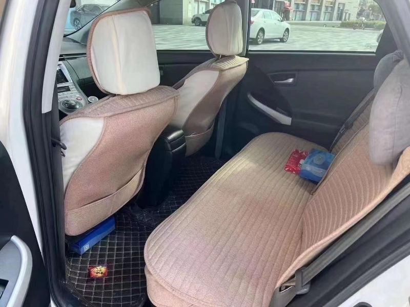 广州13年丰田普锐斯8