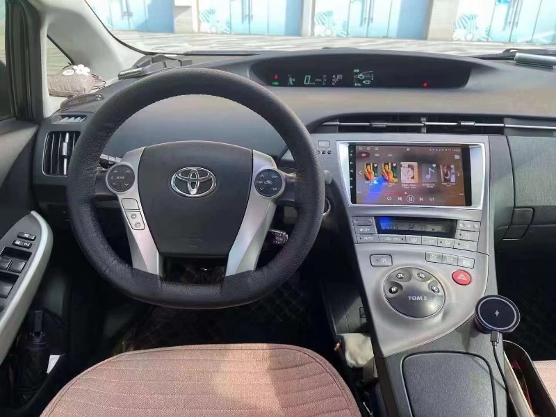 广州13年丰田普锐斯7