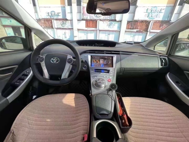 广州13年丰田普锐斯9