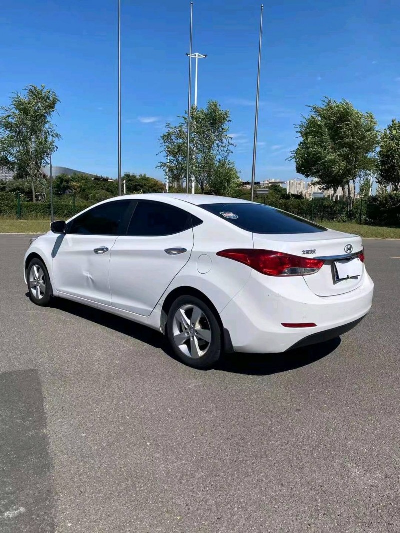 济南13年现代朗动8