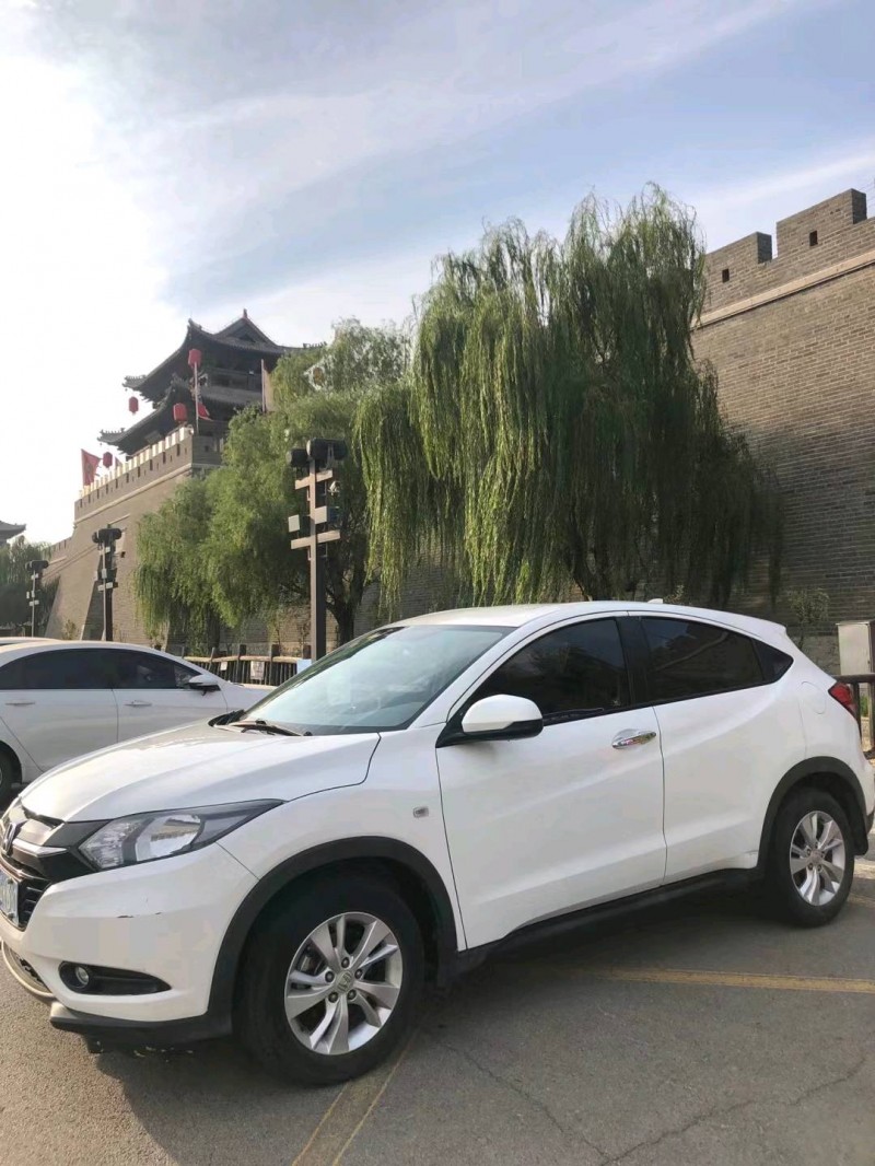 北京16年本田缤智2