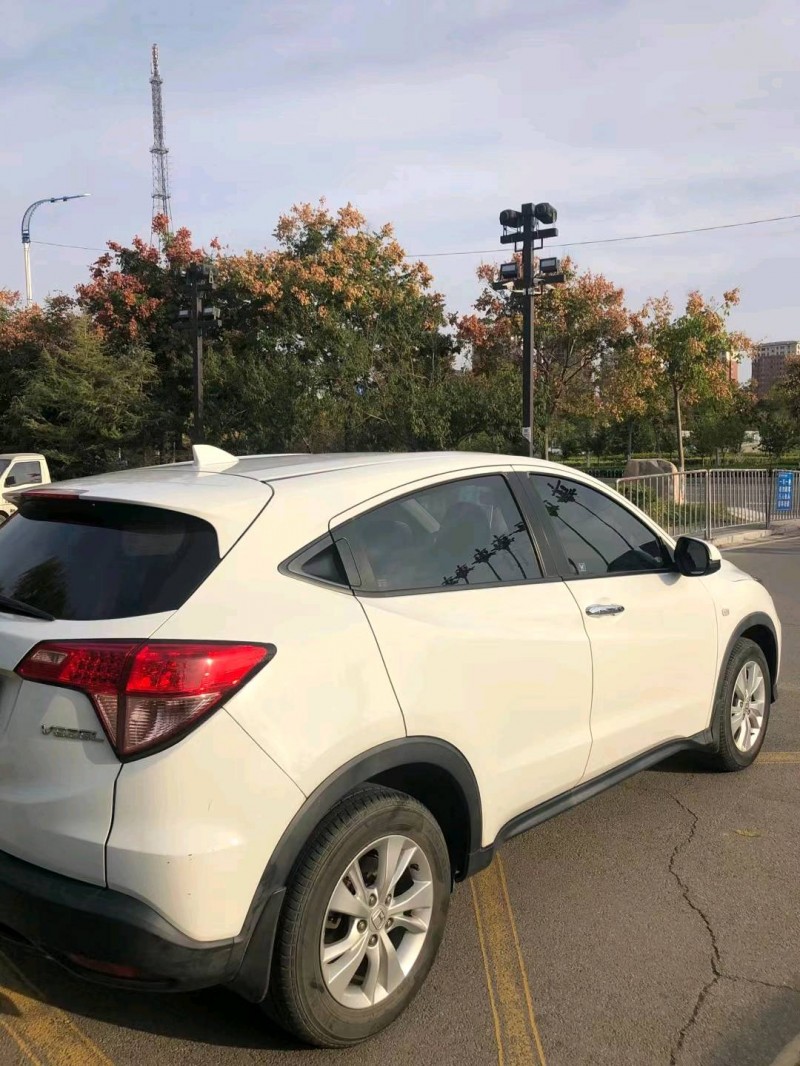 北京16年本田缤智8