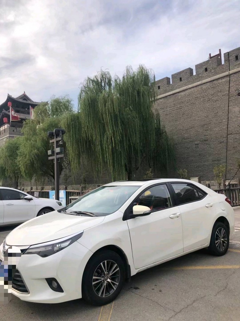 北京16年丰田雷凌2