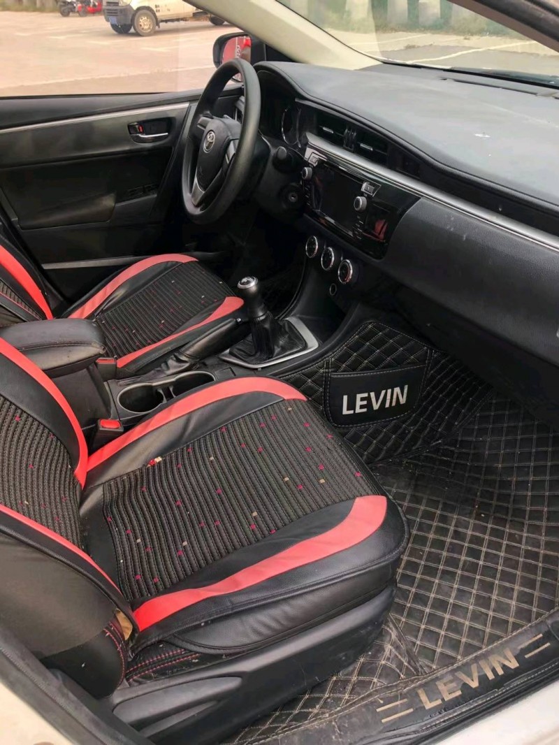 北京16年丰田雷凌5