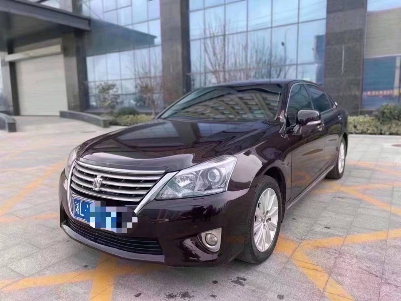 济南13年丰田皇冠2