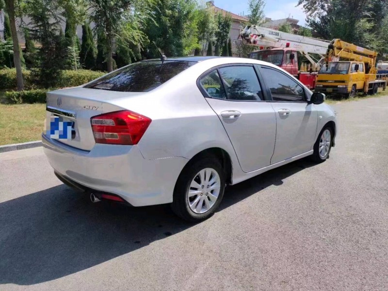 北京14年本田锋范2