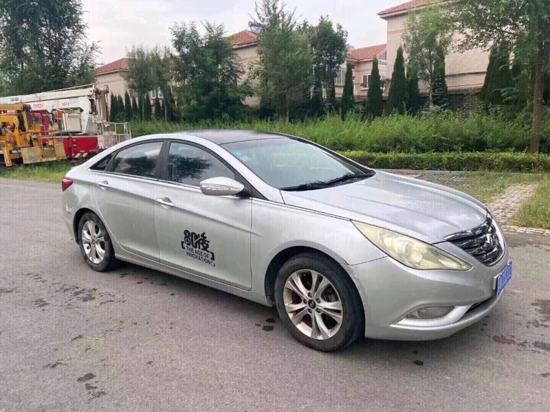 北京13年现代索纳塔八2