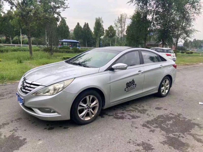 北京13年现代索纳塔八3