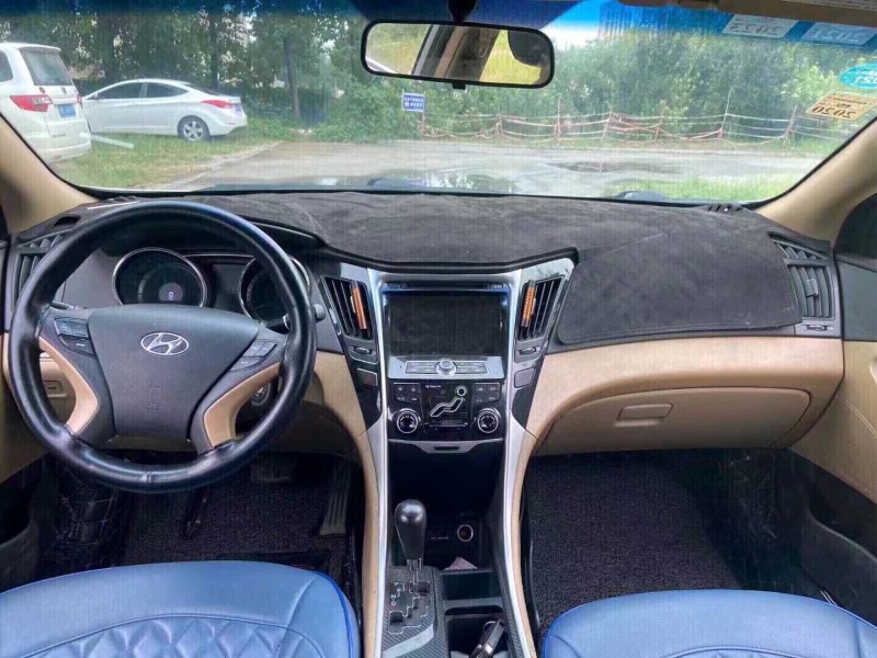 北京13年现代索纳塔八6