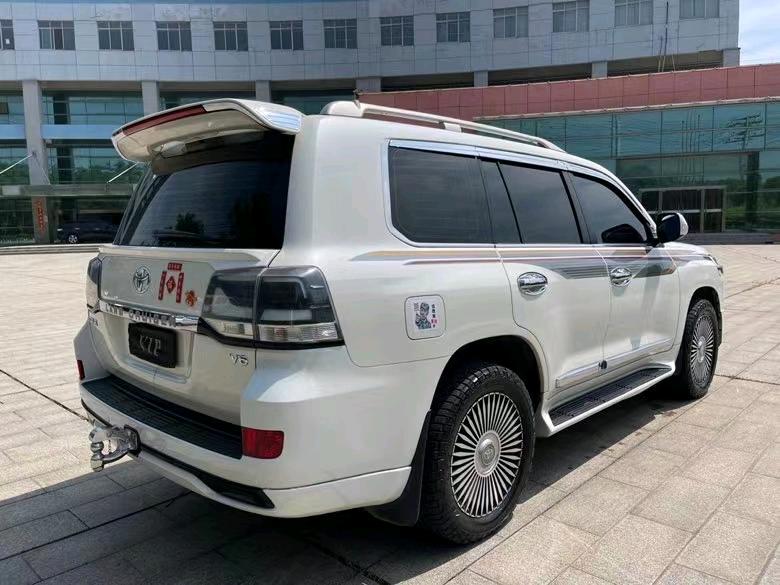 盐城17年丰田兰德酷路泽8