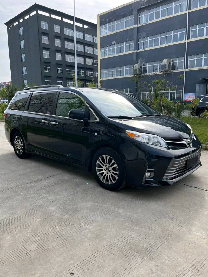 徐州19年丰田塞纳2