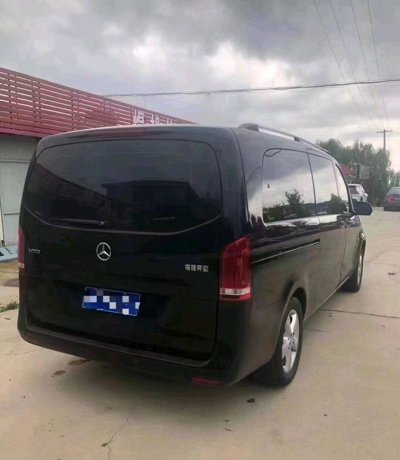 北京18年奔驰威霆4