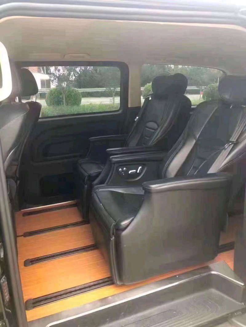 北京18年奔驰威霆3