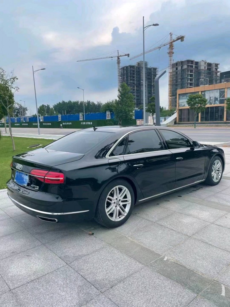 徐州18年奥迪A8L4