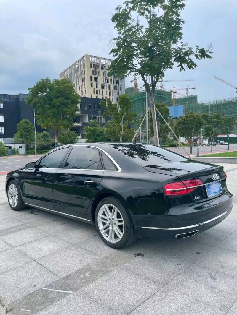 徐州18年奥迪A8L8