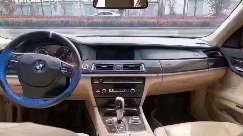 北京11年宝马7系6