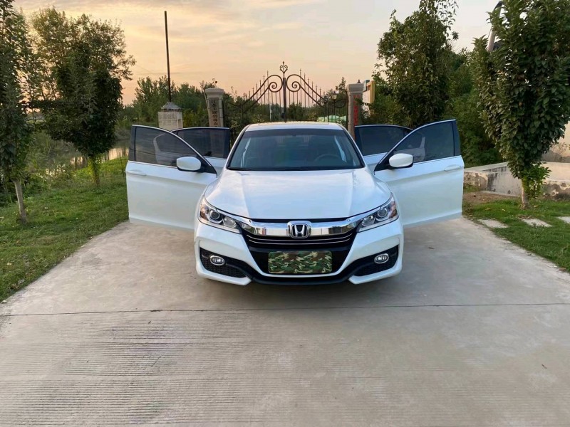 徐州17年本田雅阁2