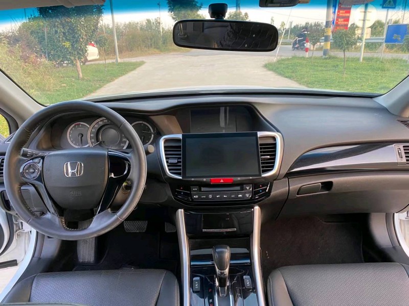 徐州17年本田雅阁7