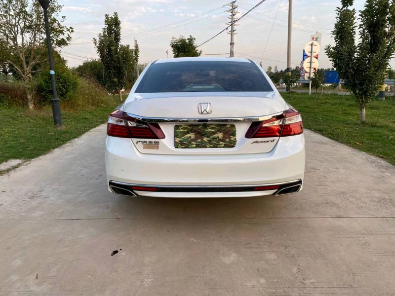 徐州17年本田雅阁9