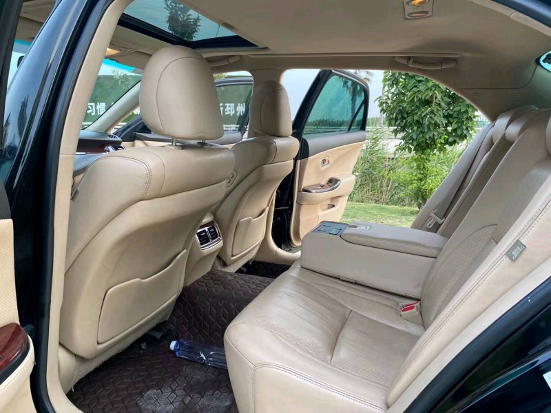 徐州12年丰田皇冠4