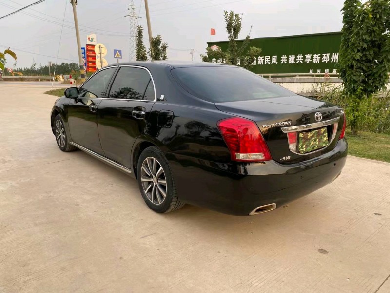 徐州12年丰田皇冠1