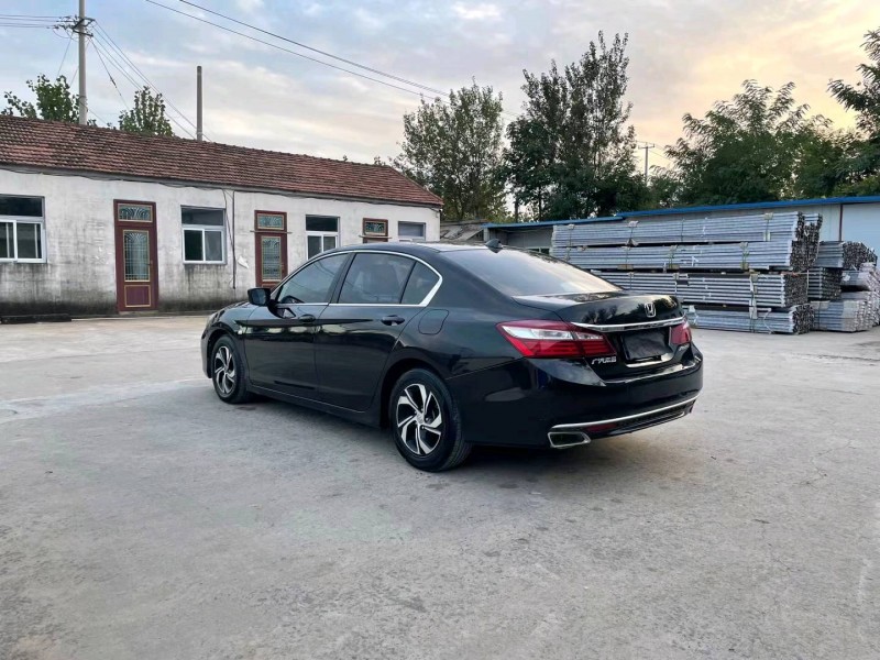 徐州17年本田雅阁2