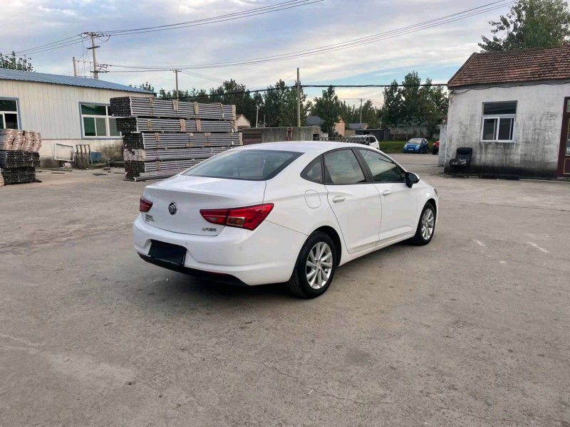 徐州17年别克威朗2