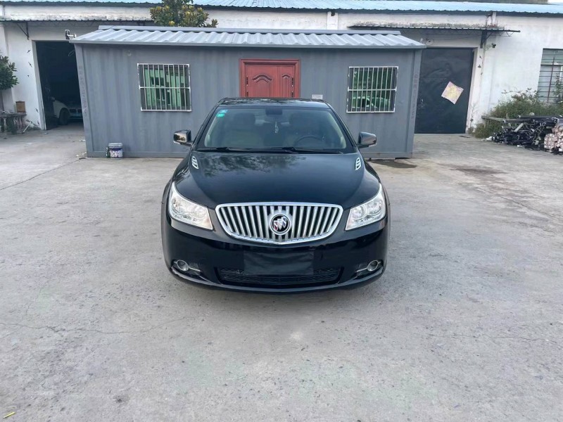 徐州12年别克君越9