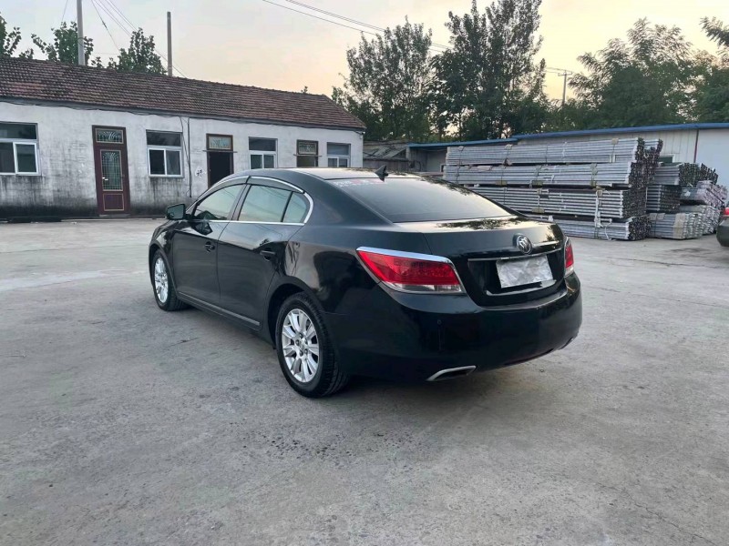 徐州12年别克君越2