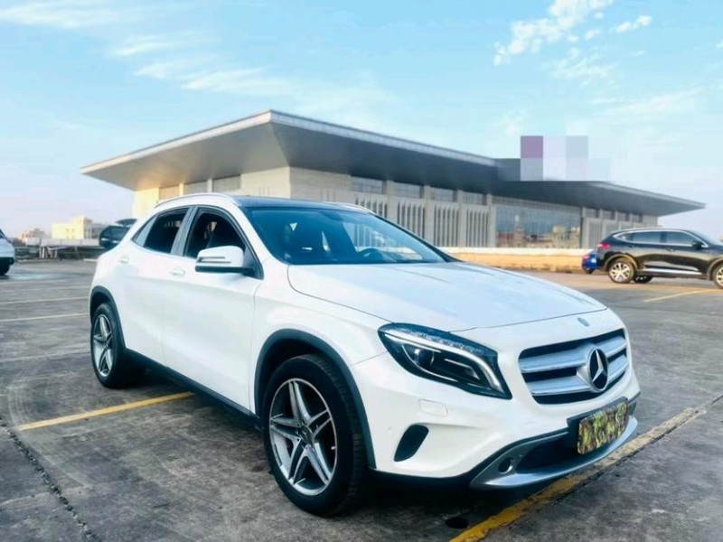 东莞14年奔驰GLA3