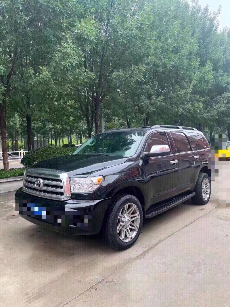 北京11年丰田红杉3