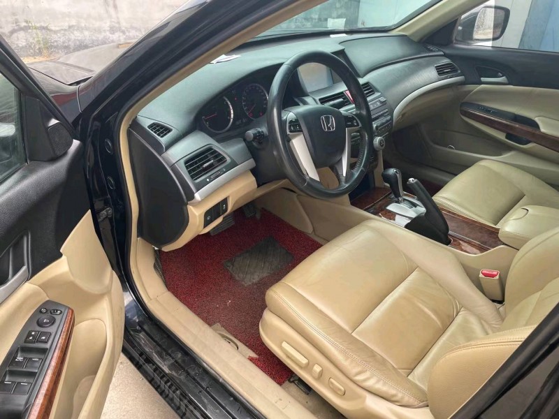 济宁11年本田雅阁6