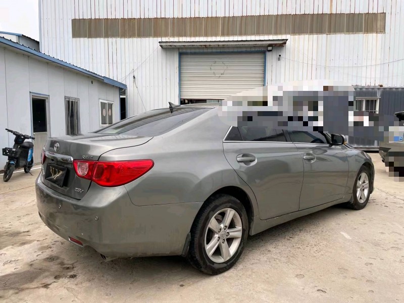 济宁12年丰田锐志2