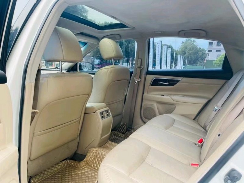 东莞16年日产天籁6