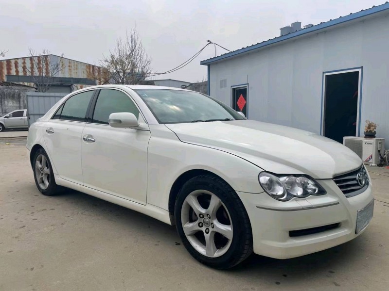 济宁10年丰田锐志8