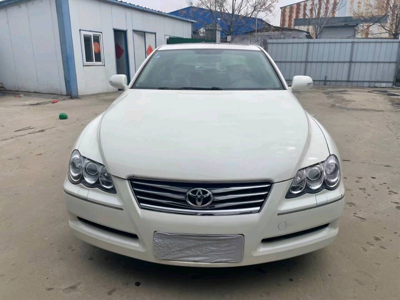 济宁10年丰田锐志9