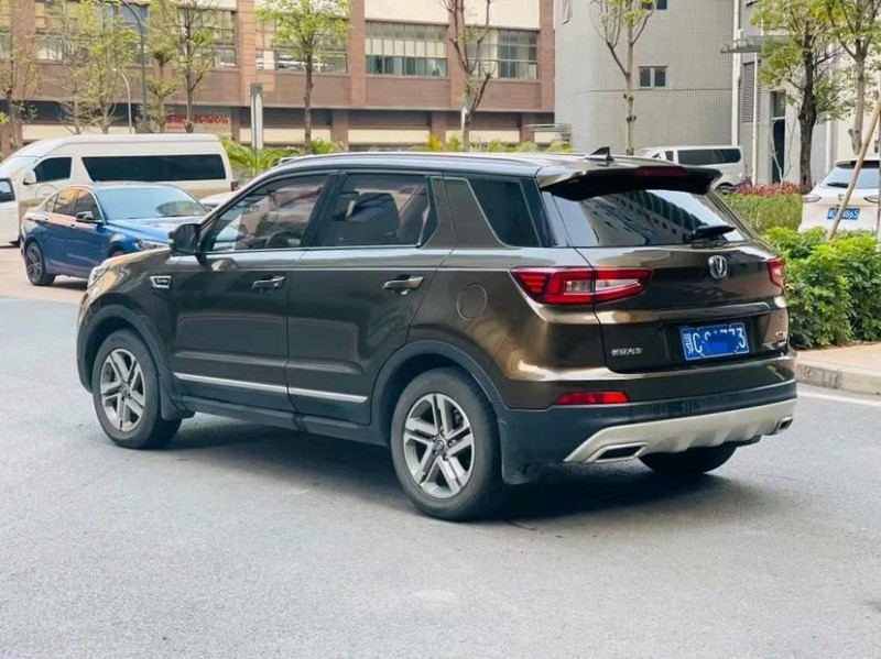 东莞18年长安汽车CS557