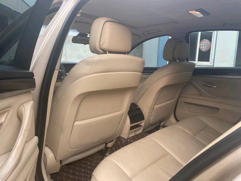 济宁11年宝马5系5