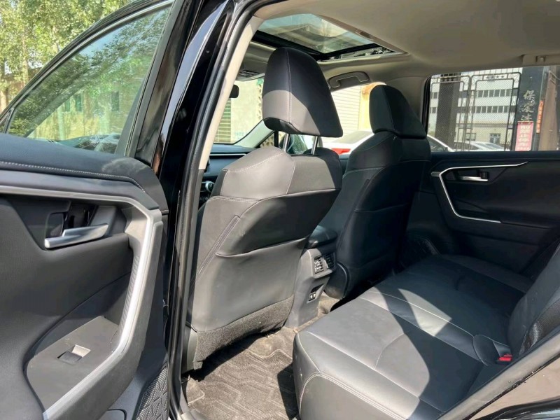 保定20年丰田RAV4荣放4