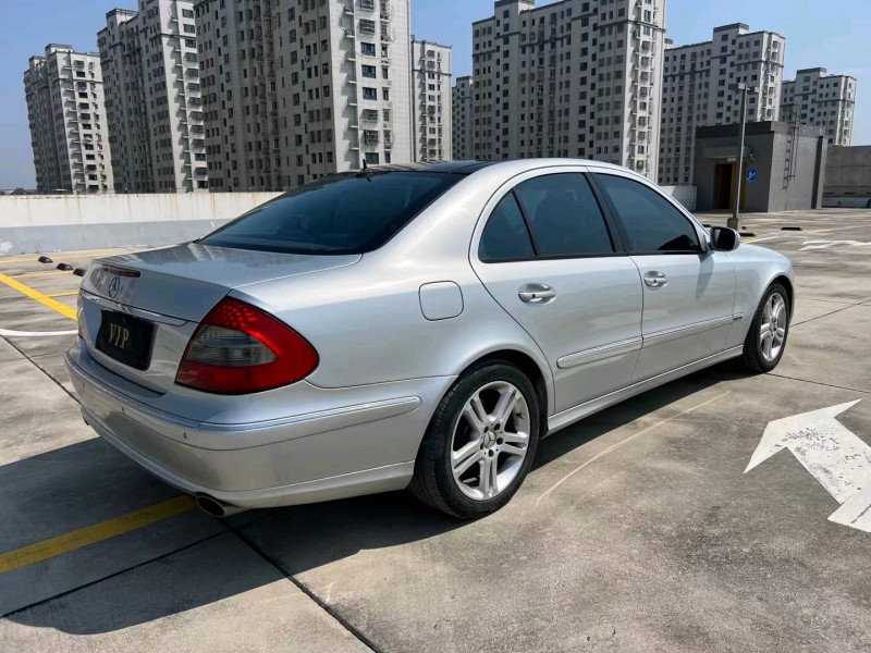 盐城09年奔驰E8