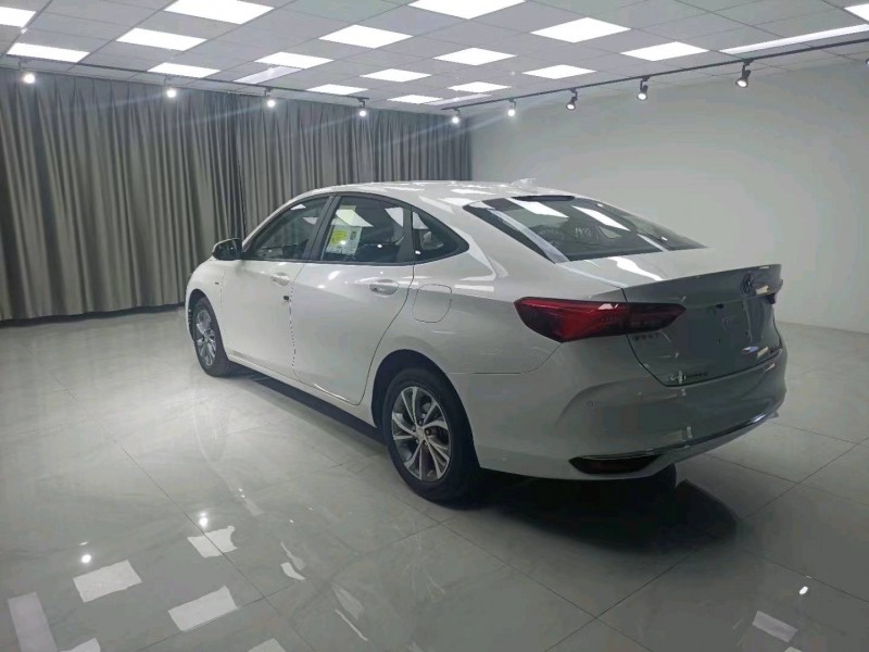 枣庄22年别克威朗6